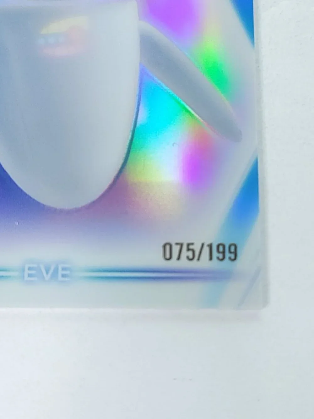 Eve Topps 2026 Disney Neon Holo Chrome Refractor Limited 075/199 CNE